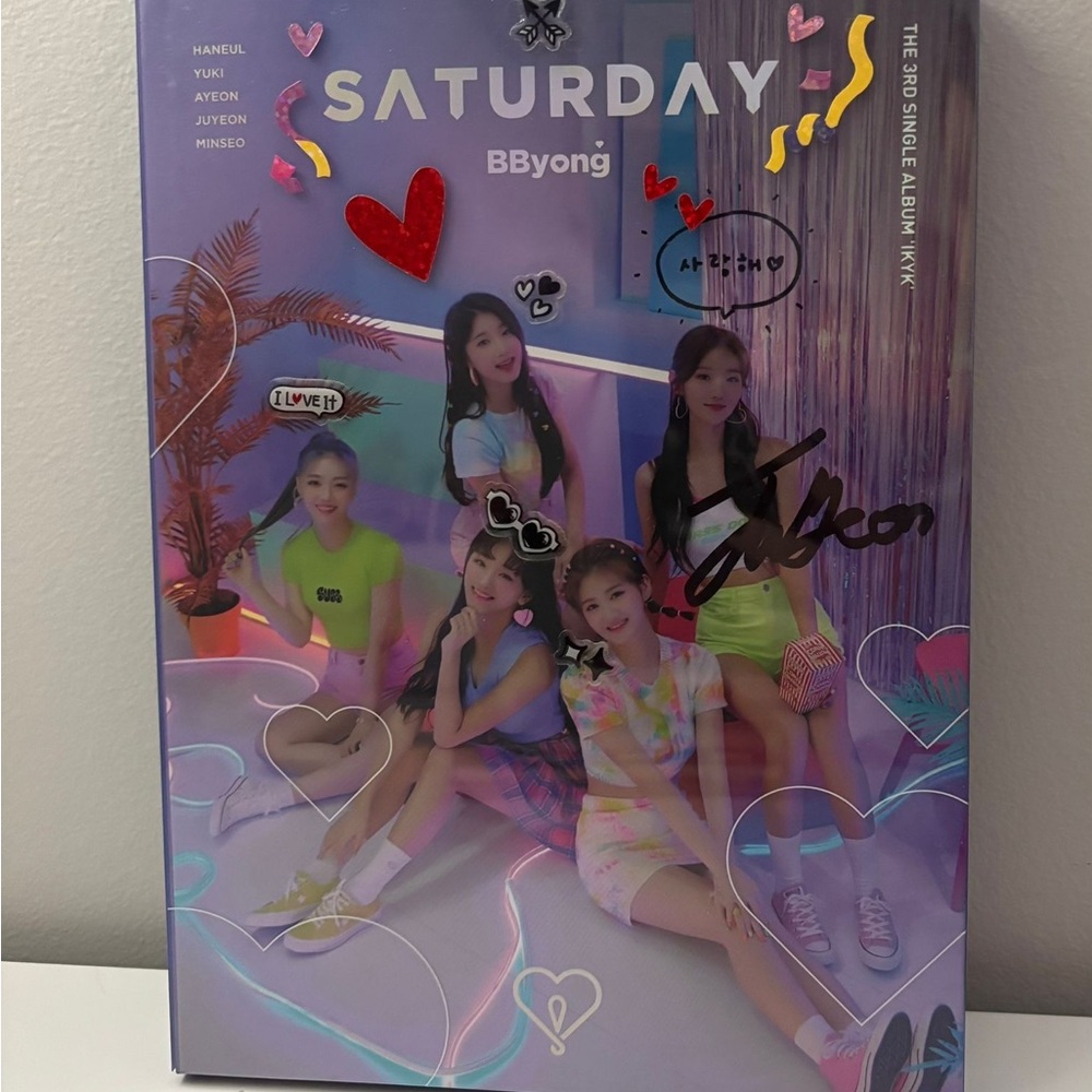 SATURDAY “IKYK” Album Signed by Juyeon